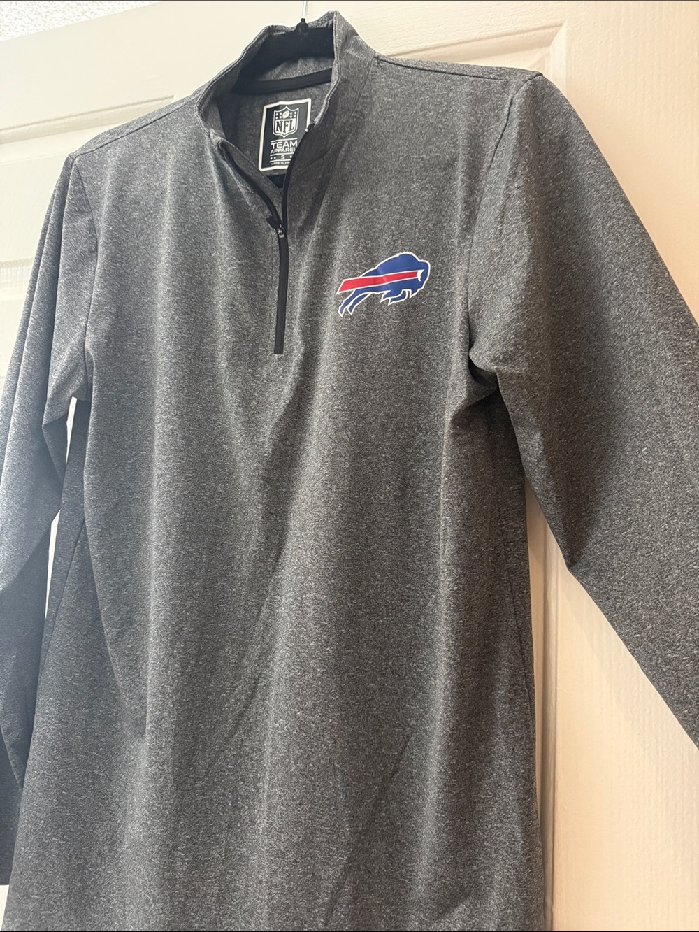 NFL Men’s Dark Gray Buffalo Bills Half-Zip Pullover